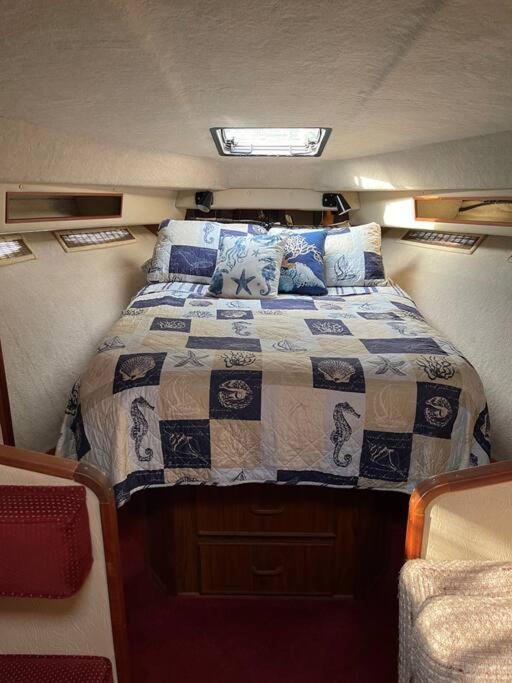 Private Yacht On Catskill Creek المظهر الخارجي الصورة